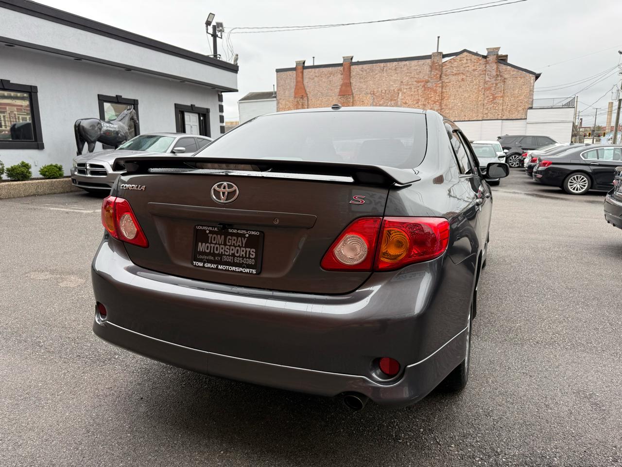 Toyota Corolla  2010