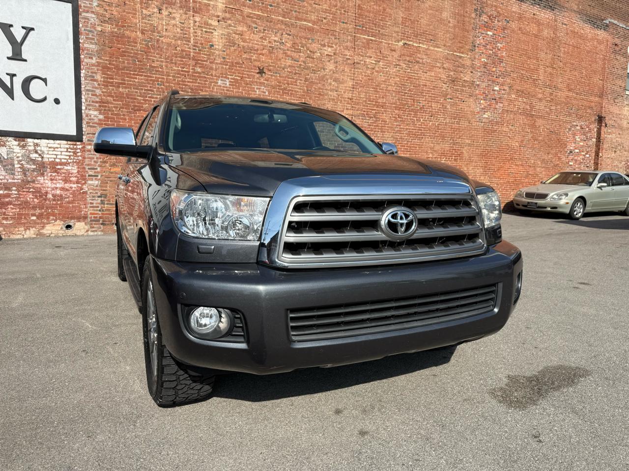 Toyota Sequoia Limited 4WD 2017