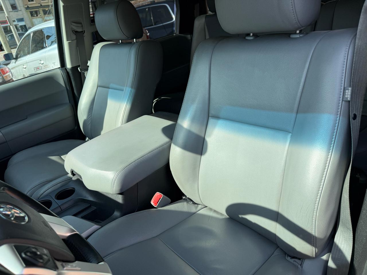 Toyota Sequoia Limited 4WD 2017