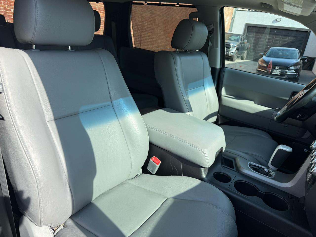 Toyota Sequoia Limited 4WD 2017