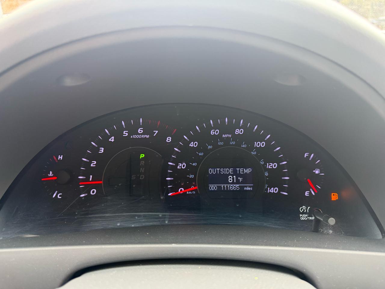 Toyota Camry 4dr Sdn I4 Auto LE (Natl) 2011