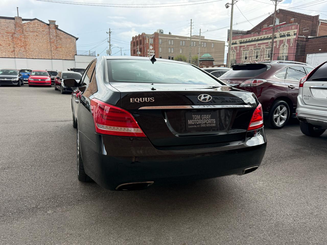 Hyundai Equus 4dr Sdn Signature 2014