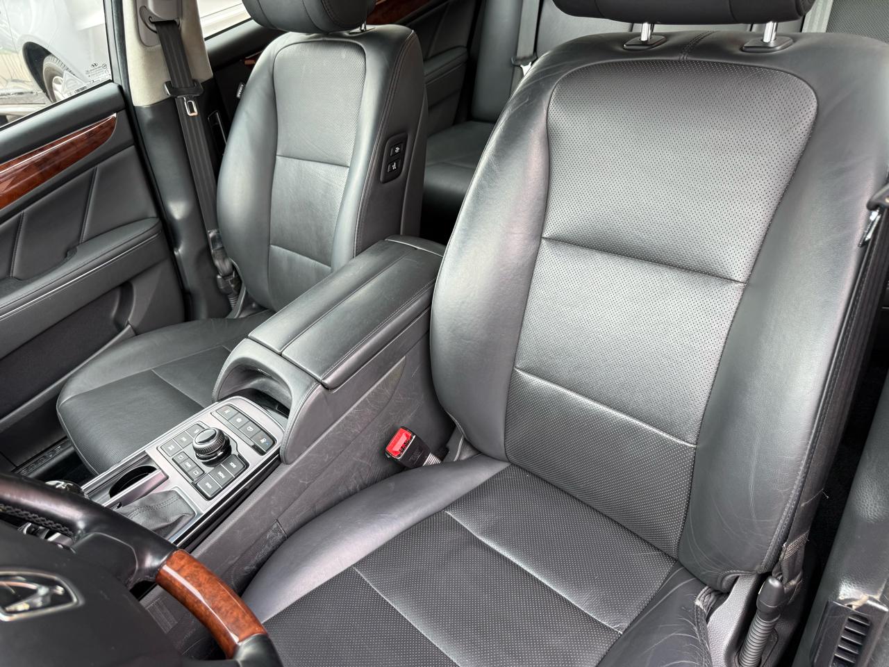 Hyundai Equus 4dr Sdn Signature 2014