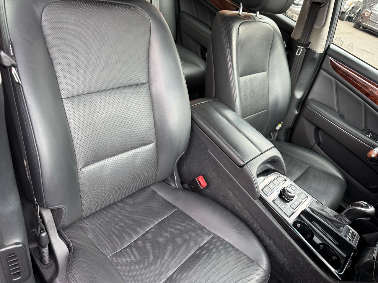 Hyundai Equus 4dr Sdn Signature 2014