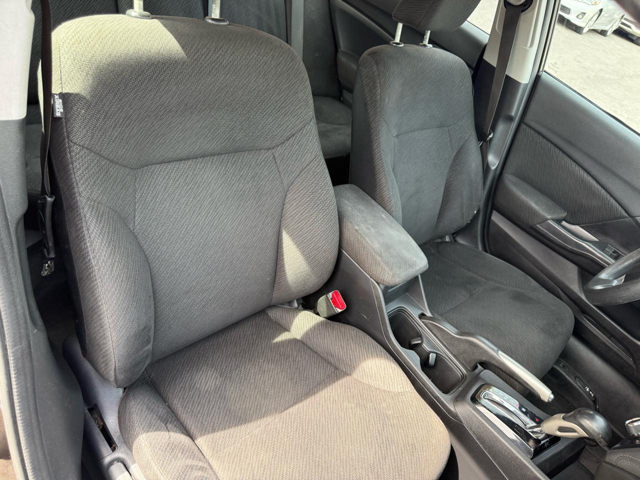 Honda Civic Sdn 4dr Auto LX 2013