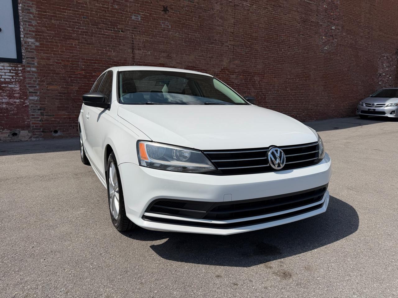 Volkswagen Jetta Sedan 4dr Auto 1.8T SE PZEV 2015