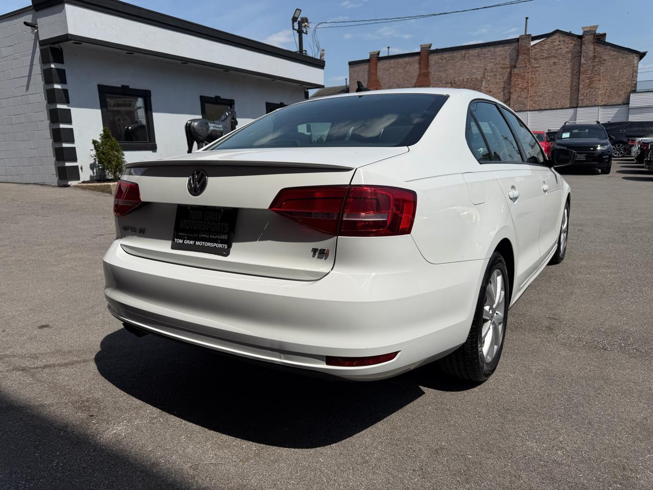 Volkswagen Jetta Sedan 4dr Auto 1.8T SE PZEV 2015