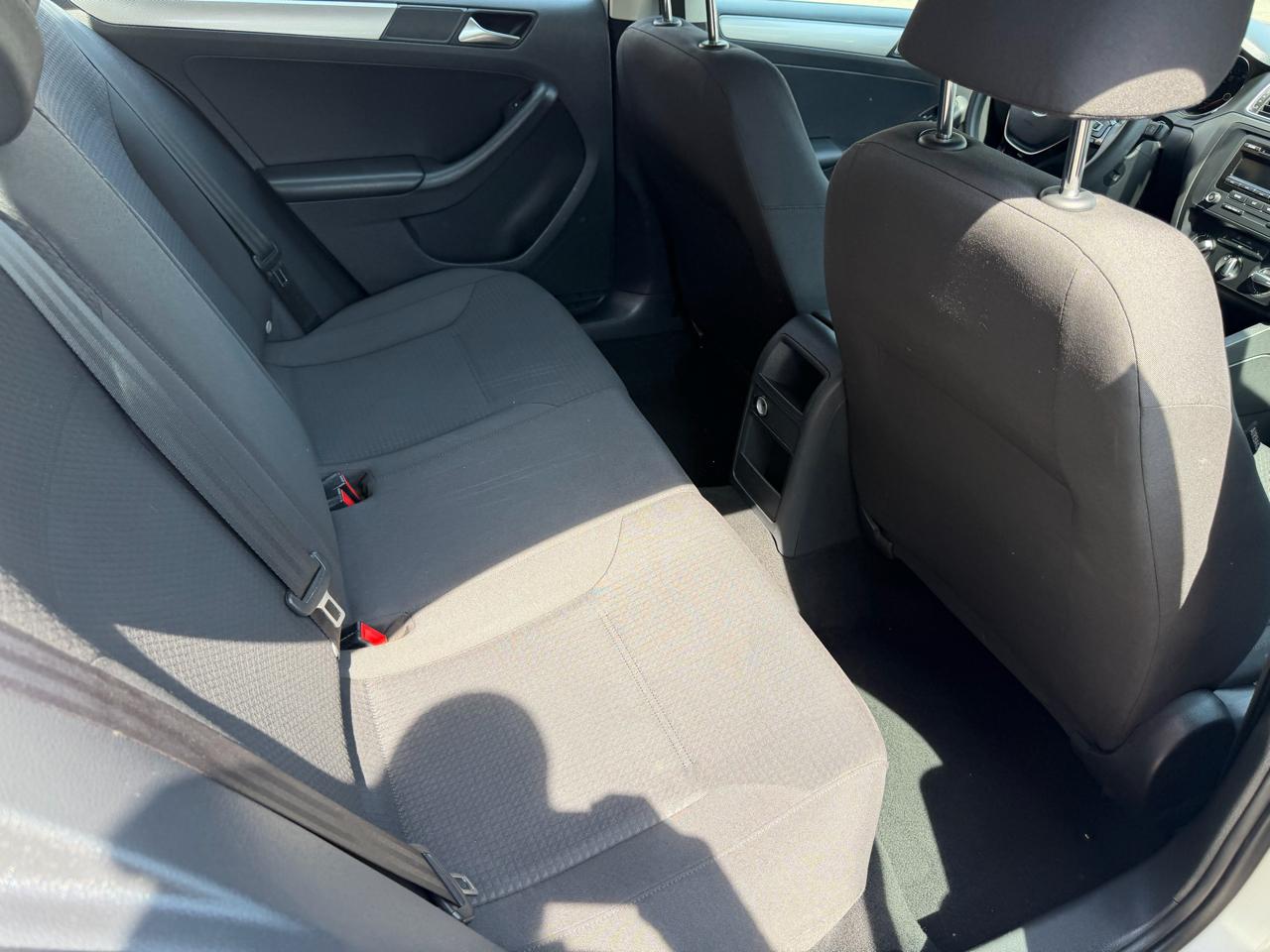 Volkswagen Jetta Sedan 4dr Auto 1.8T SE PZEV 2015