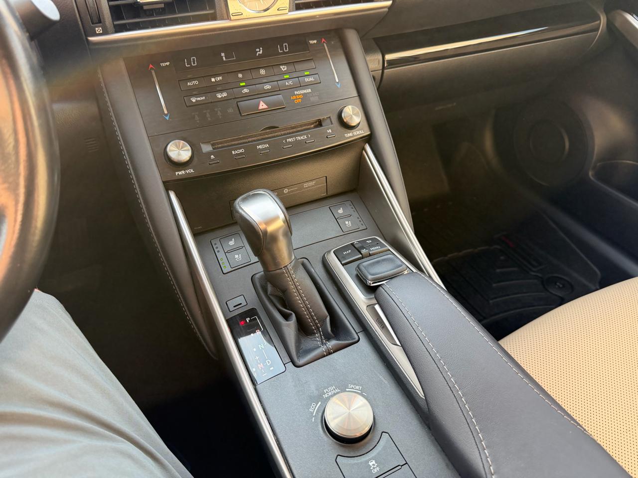 Lexus IS IS 300 AWD 2017