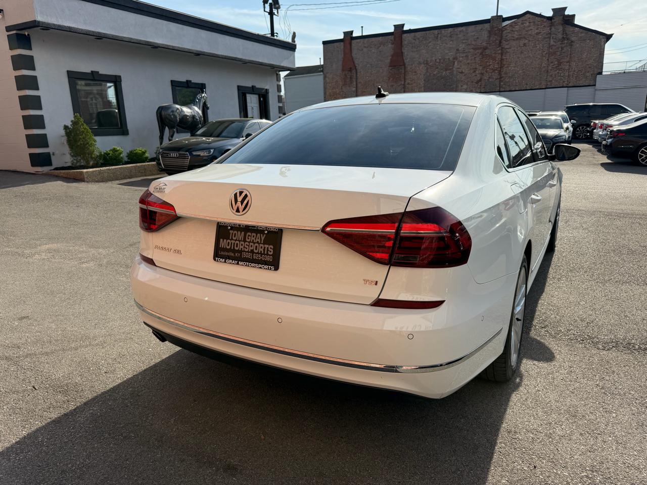 Volkswagen Passat 1.8T SEL Premium Auto 2017
