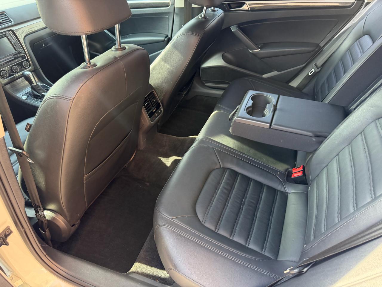 Volkswagen Passat 1.8T SEL Premium Auto 2017