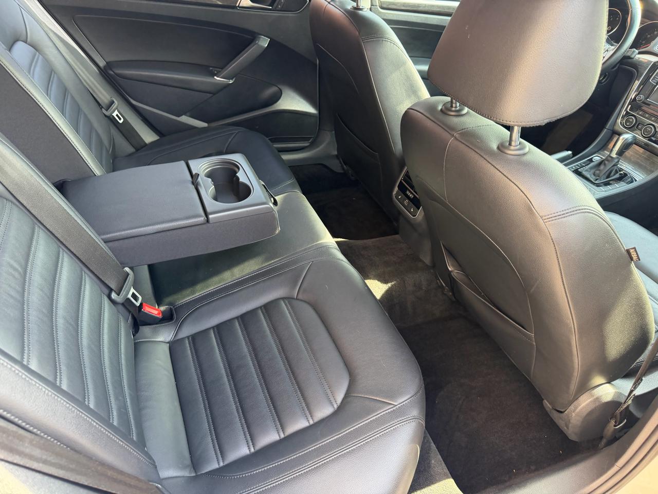 Volkswagen Passat 1.8T SEL Premium Auto 2017