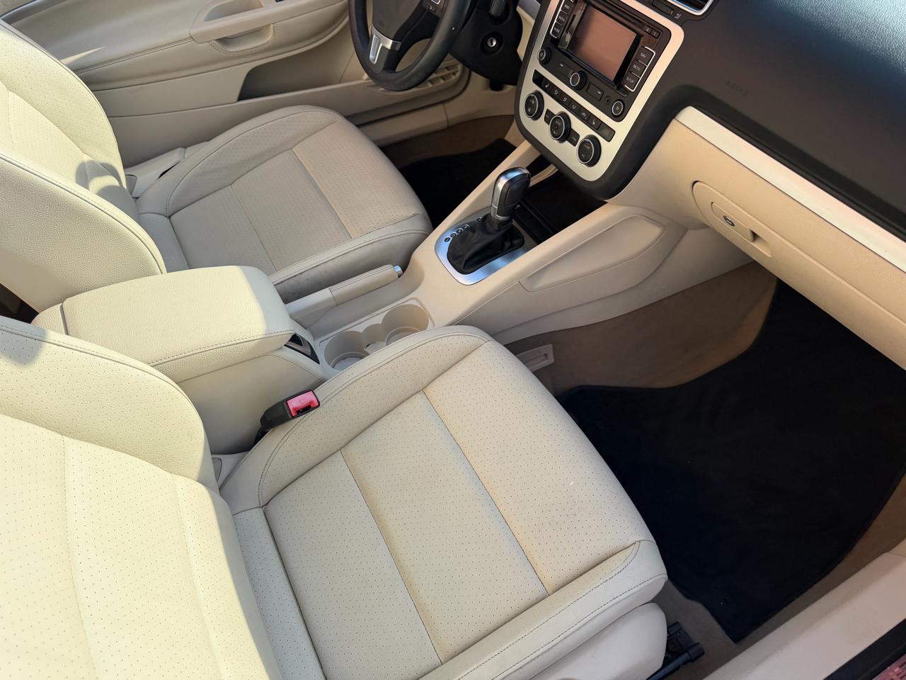 Volkswagen Eos 2dr Conv Komfort 2016