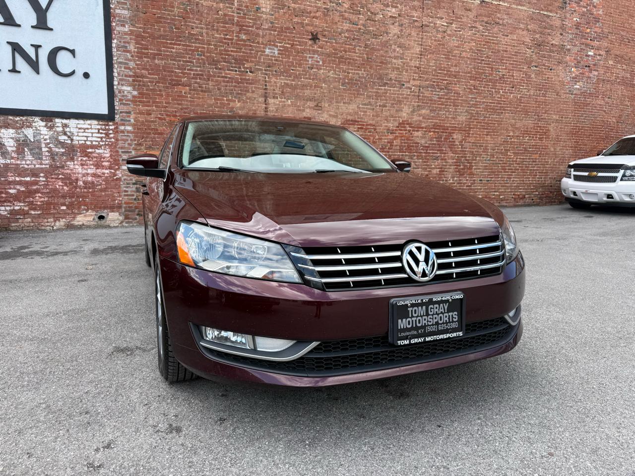 Volkswagen Passat 4dr Sdn 2.5L Auto SEL Premium 2013