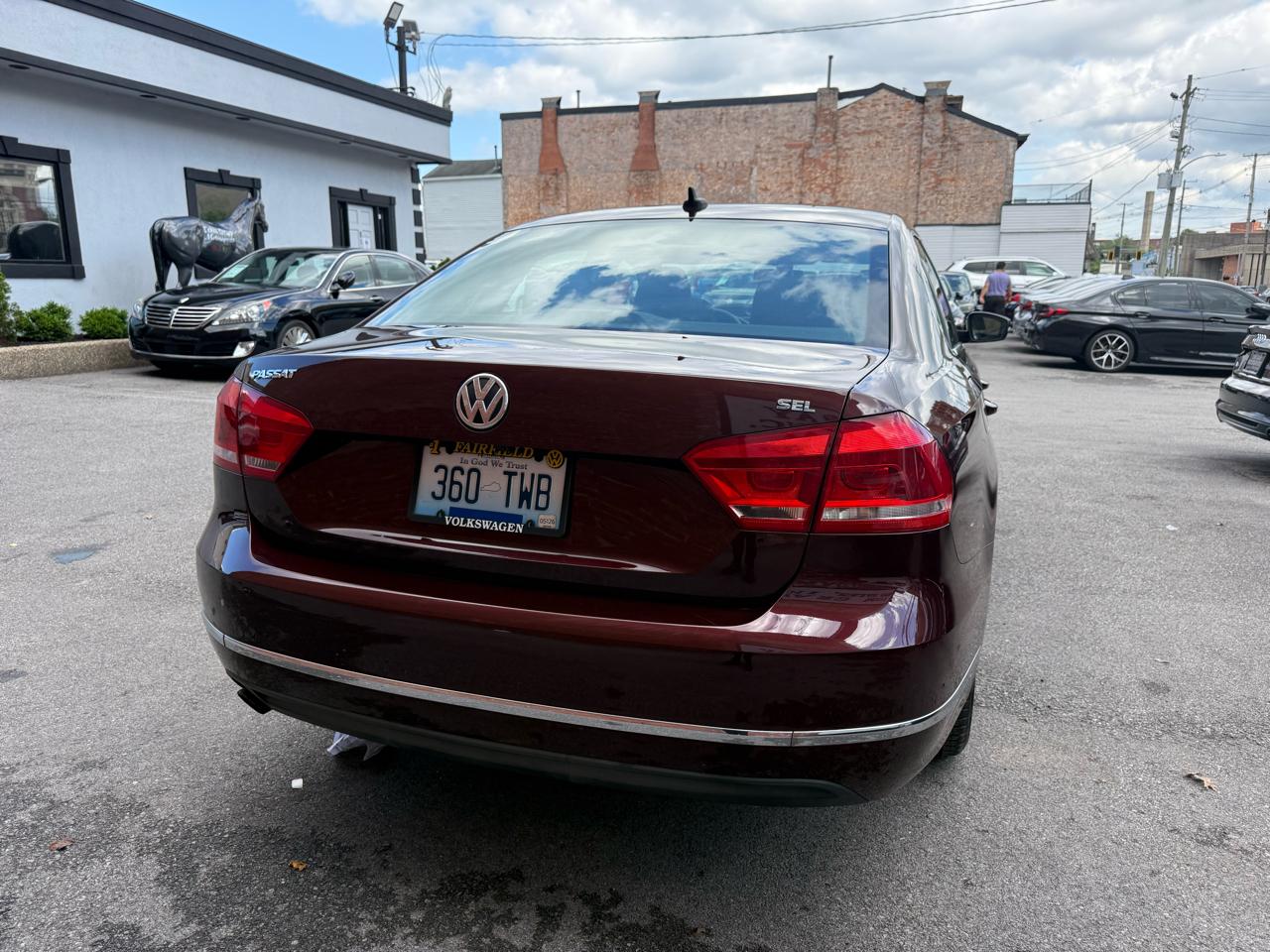 Volkswagen Passat 4dr Sdn 2.5L Auto SEL Premium 2013