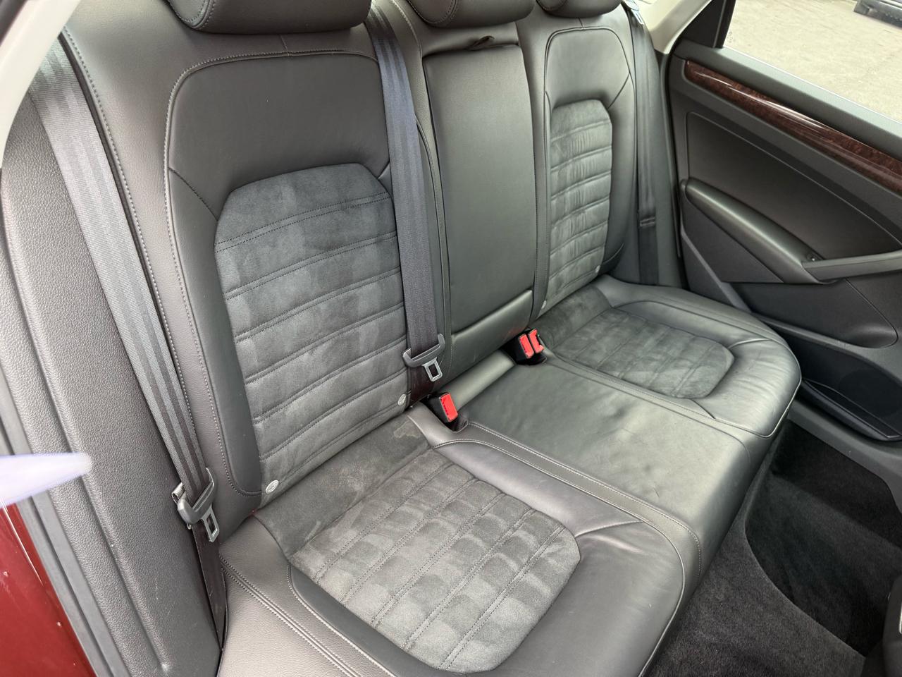 Volkswagen Passat 4dr Sdn 2.5L Auto SEL Premium 2013