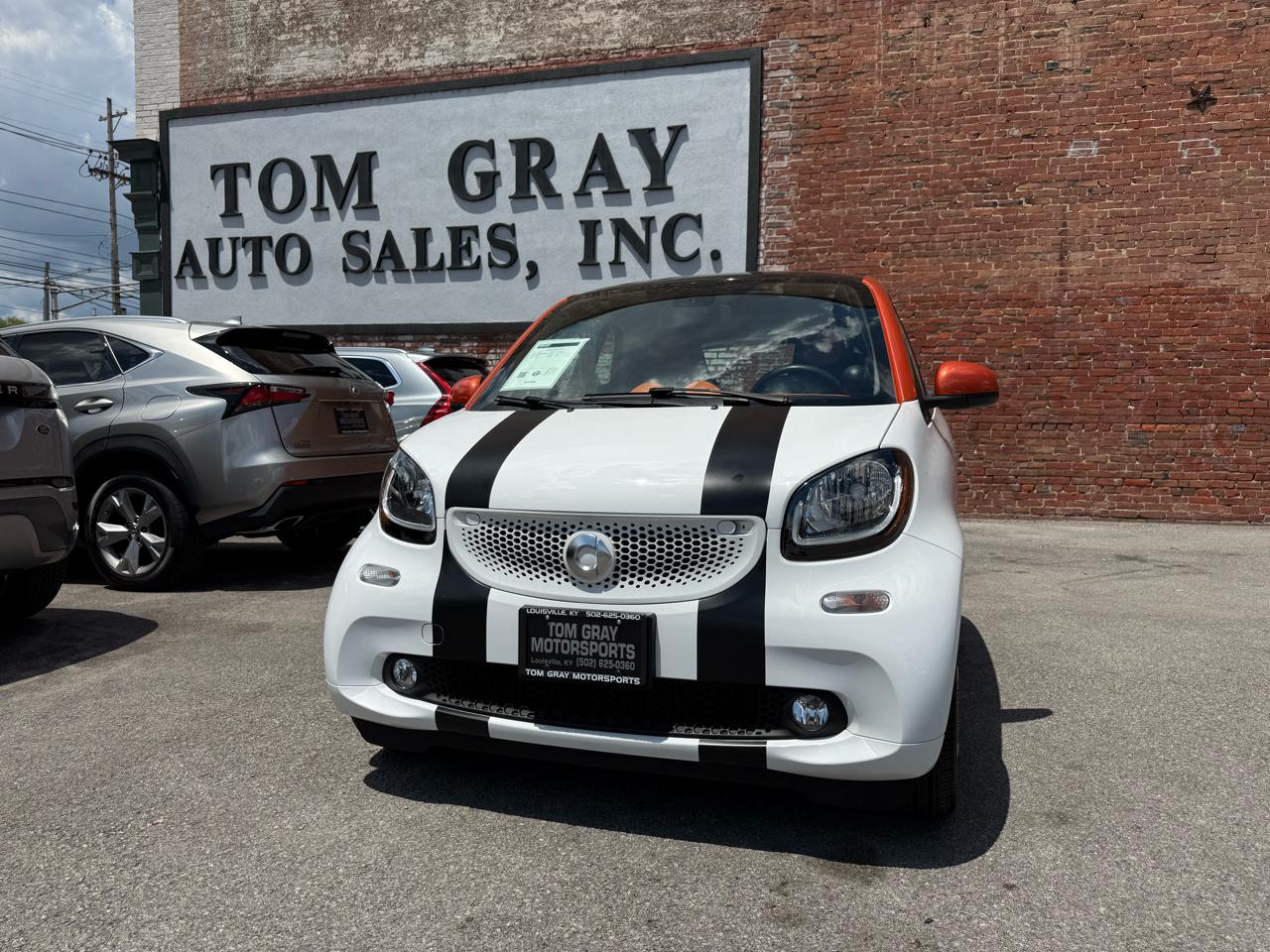 White 2016 smart fortwo passion Hatchback Rear-Wheel Drive Automatic