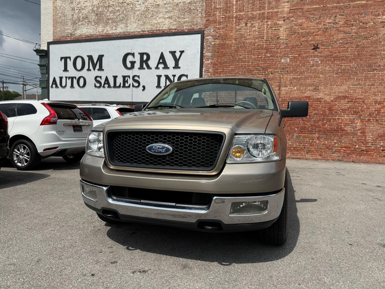 2004 Ford F-150 Reg Cab 126" XLT 4WD