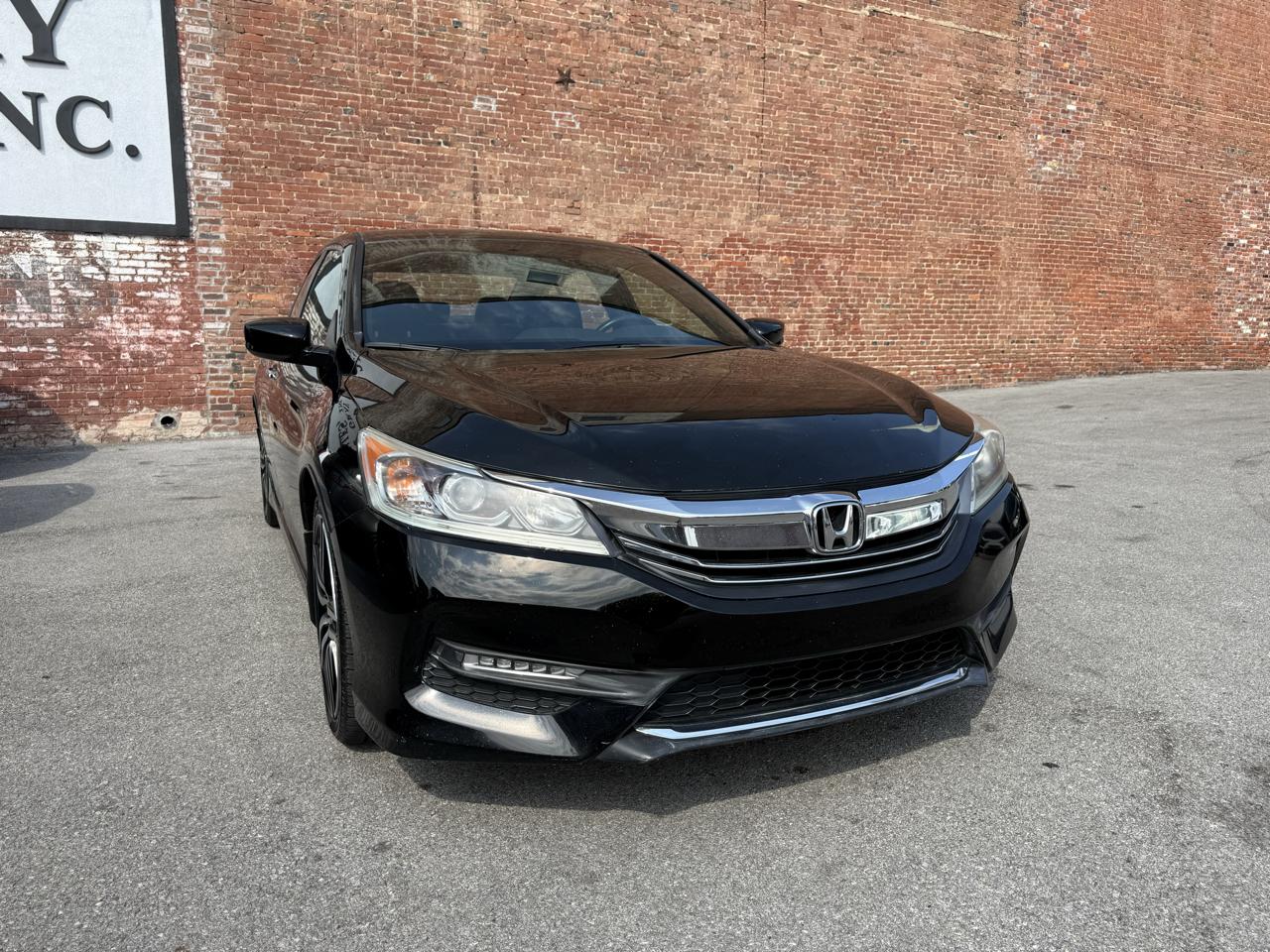 Honda Accord photo 2