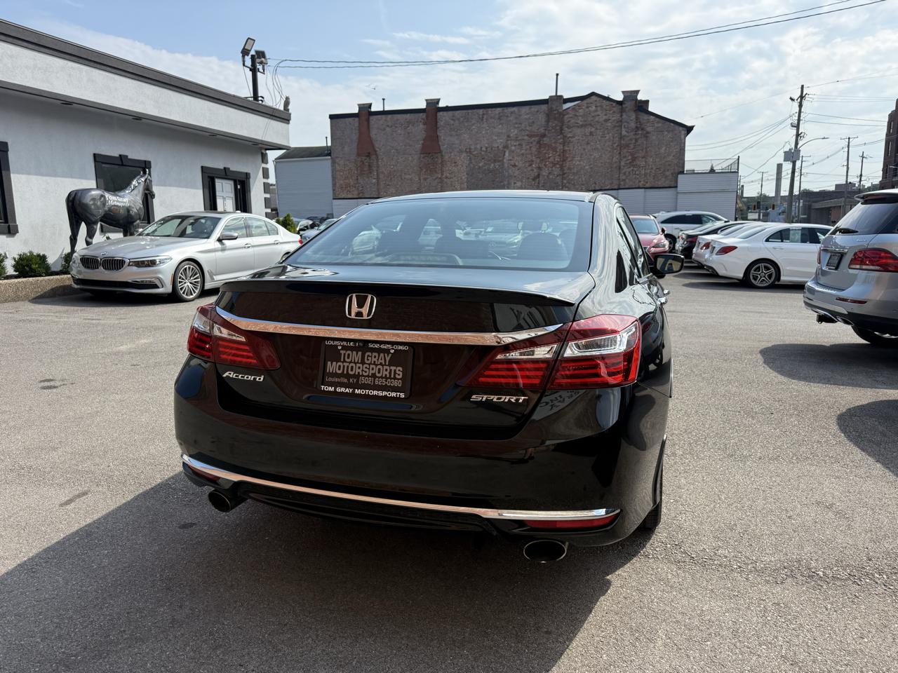 Honda Accord photo 3