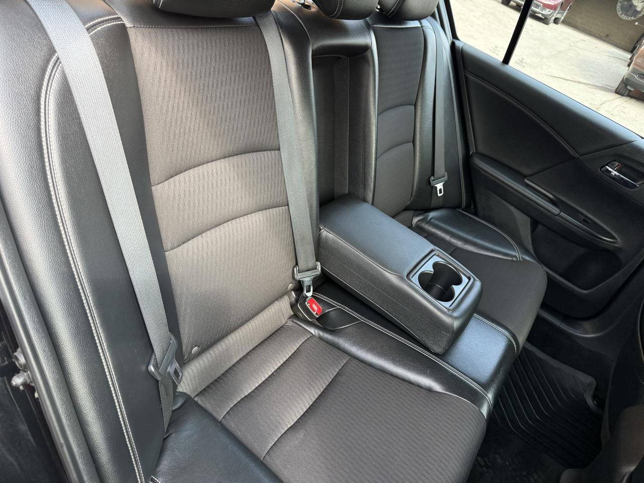 Honda Accord photo 8