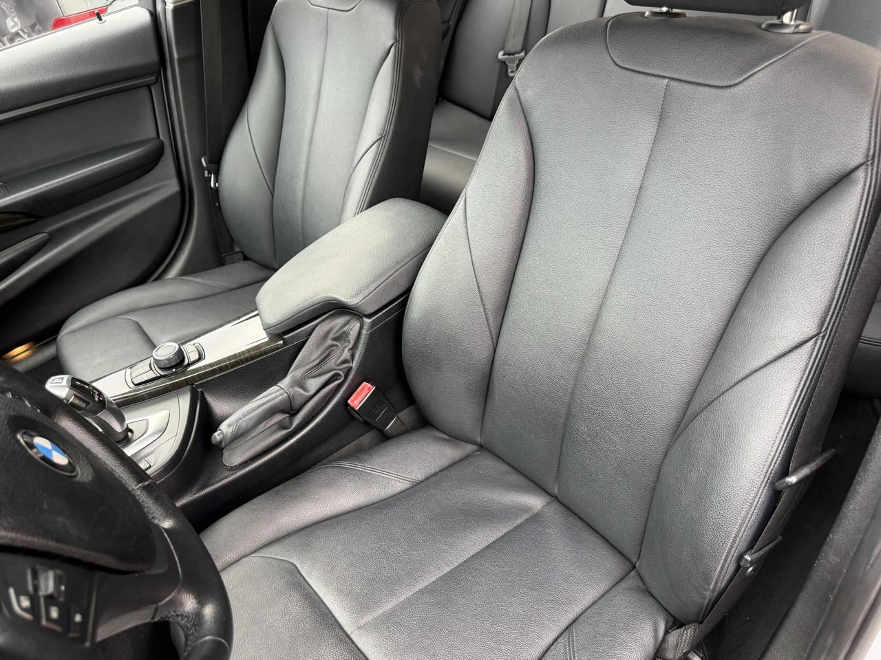 BMW 320i photo 6