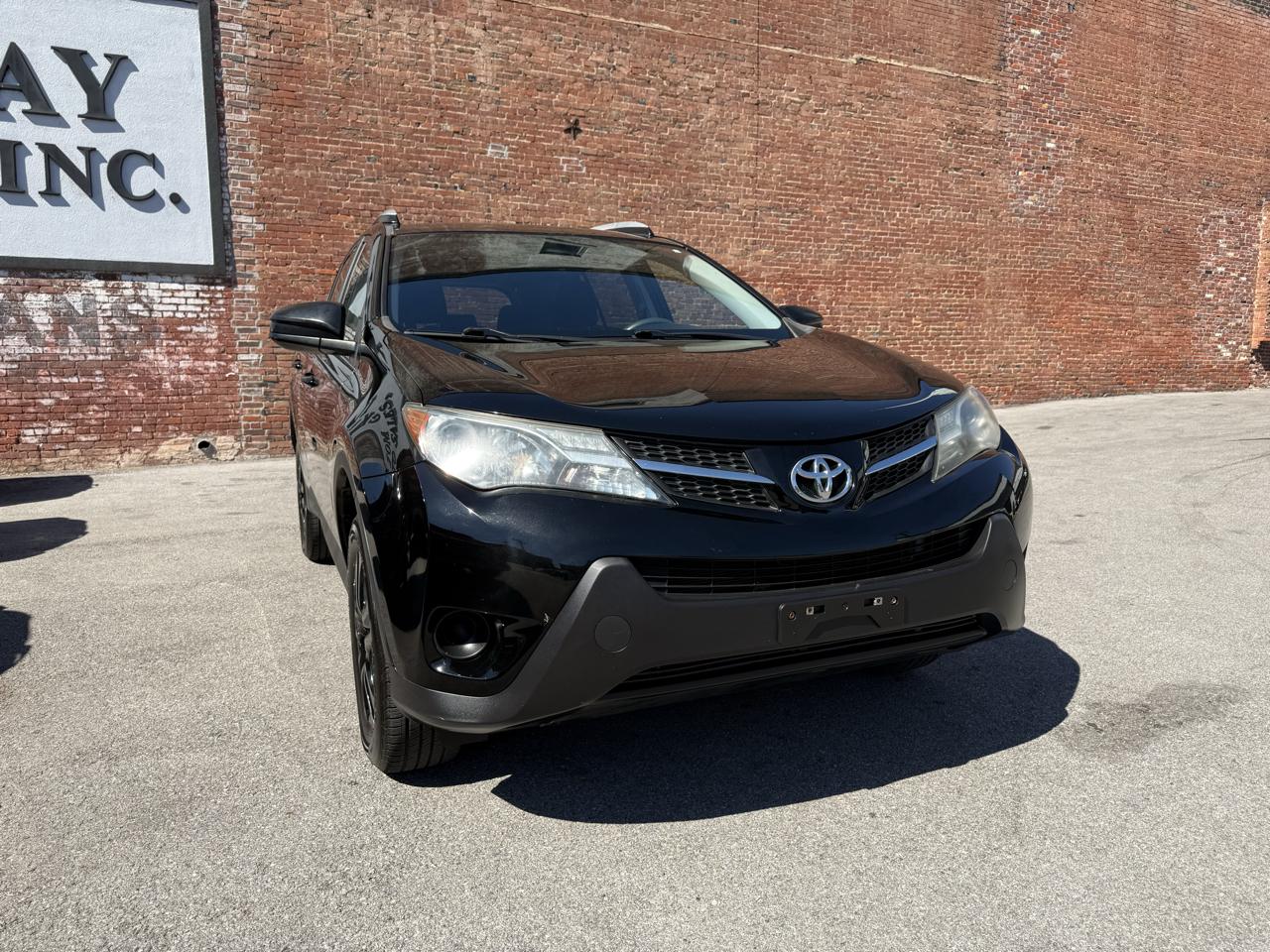 Toyota RAV4 photo 2