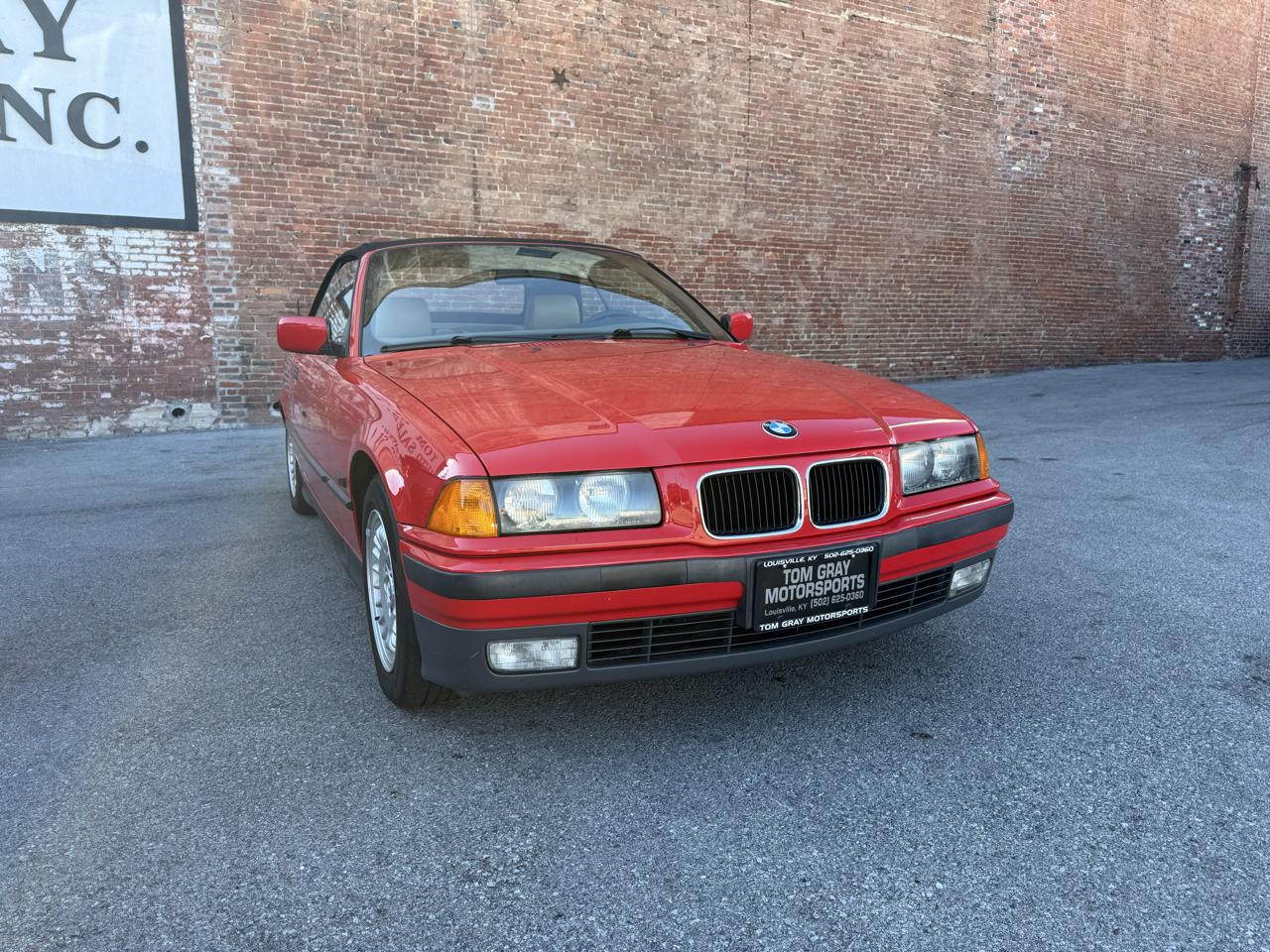 BMW 318iC photo 2