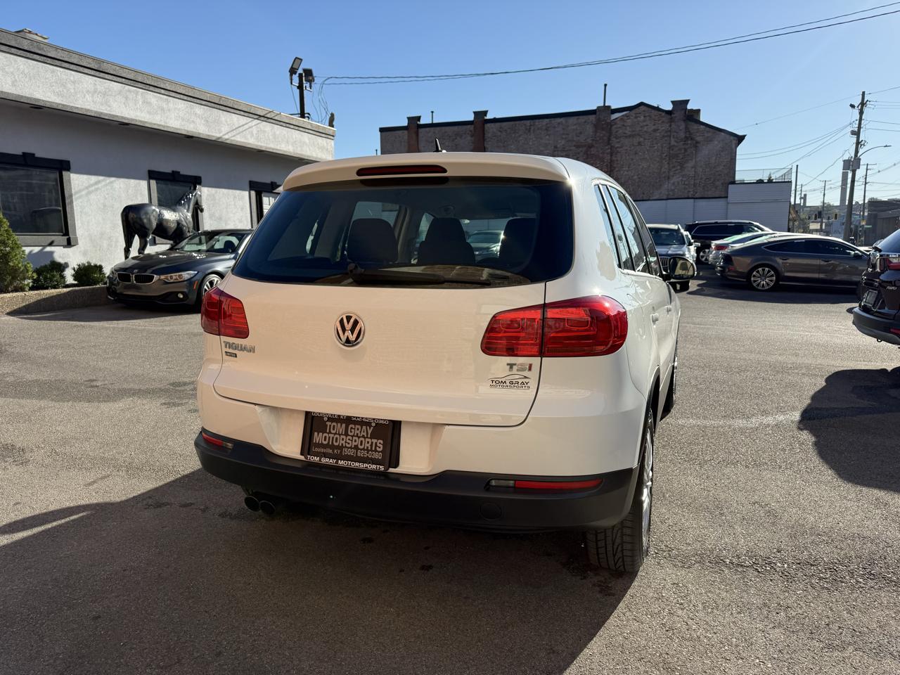Volkswagen Tiguan photo 3