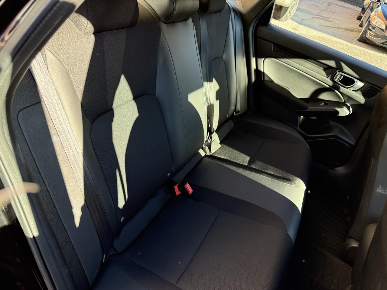 Honda Civic photo 8