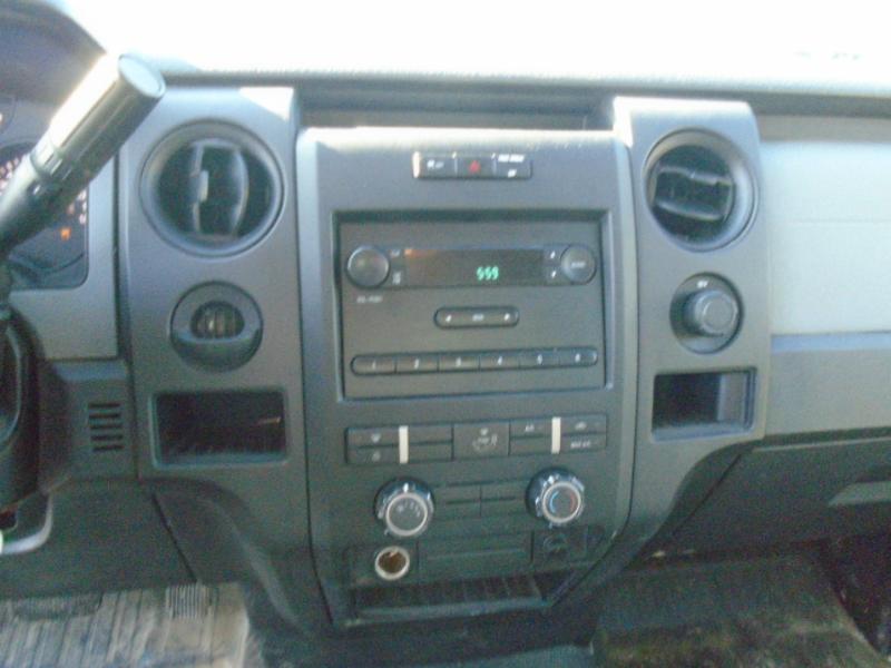 Ford F-150 XL 8-ft. Bed 2WD 2011