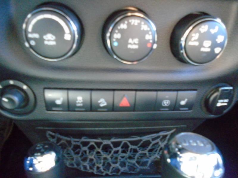 Jeep Wrangler Sahara 2D SUV 4WD 2014