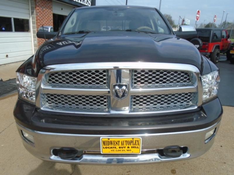 RAM 1500 Laramie Quad Cab 4WD 2011