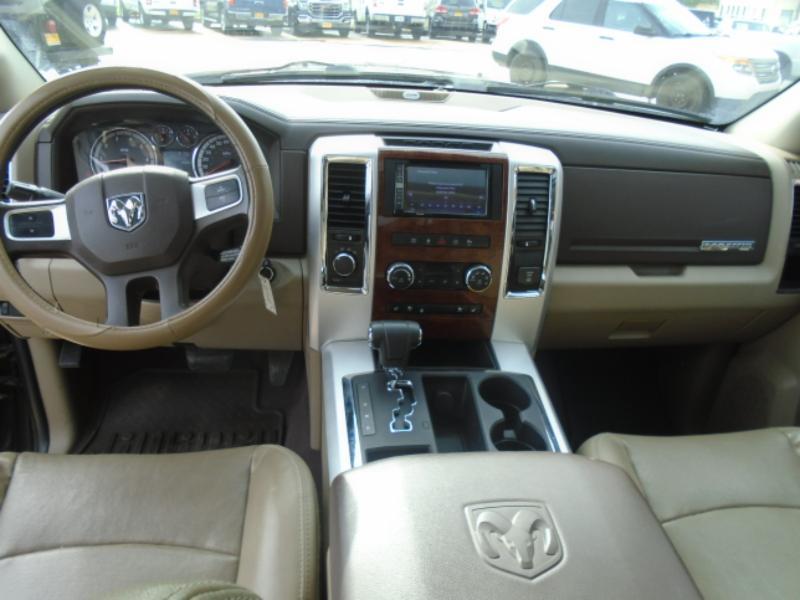 RAM 1500 Laramie Quad Cab 4WD 2011