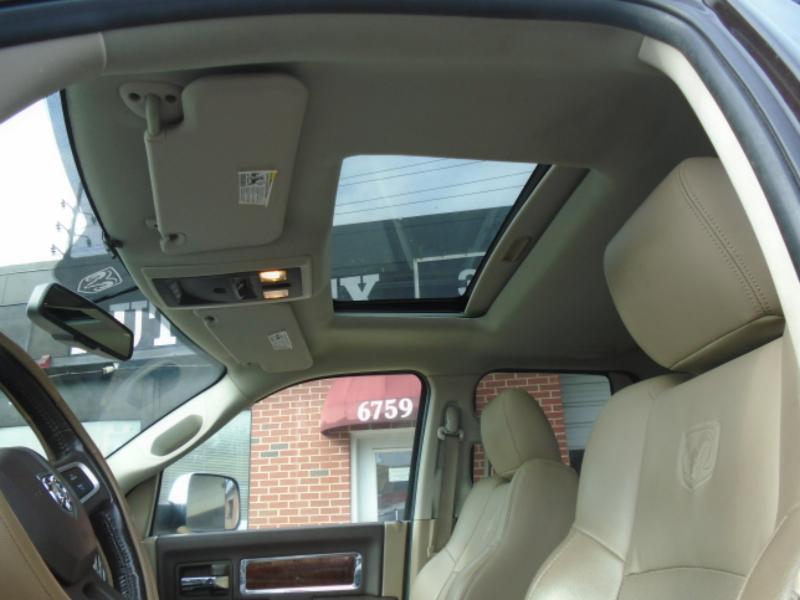 RAM 1500 Laramie Quad Cab 4WD 2011