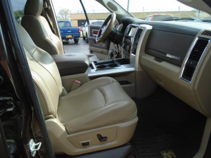 RAM 1500 Laramie Quad Cab 4WD 2011