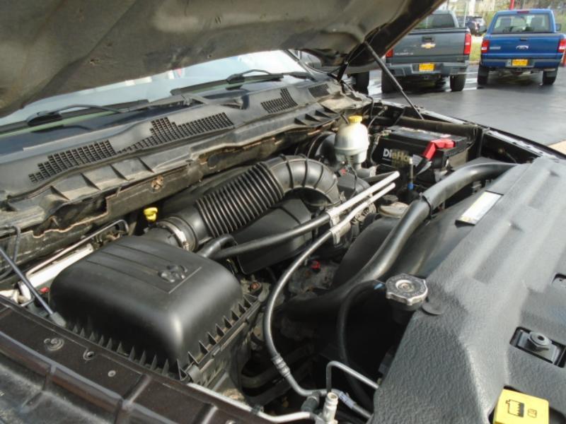 RAM 1500 Laramie Quad Cab 4WD 2011