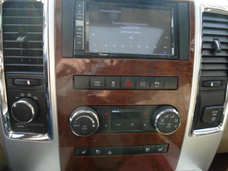 RAM 1500 Laramie Quad Cab 4WD 2011