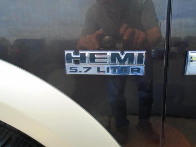 RAM 1500 Laramie Quad Cab 4WD 2011