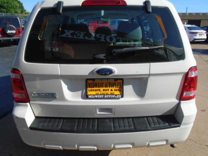 Ford Escape XLS 4WD AT 2012