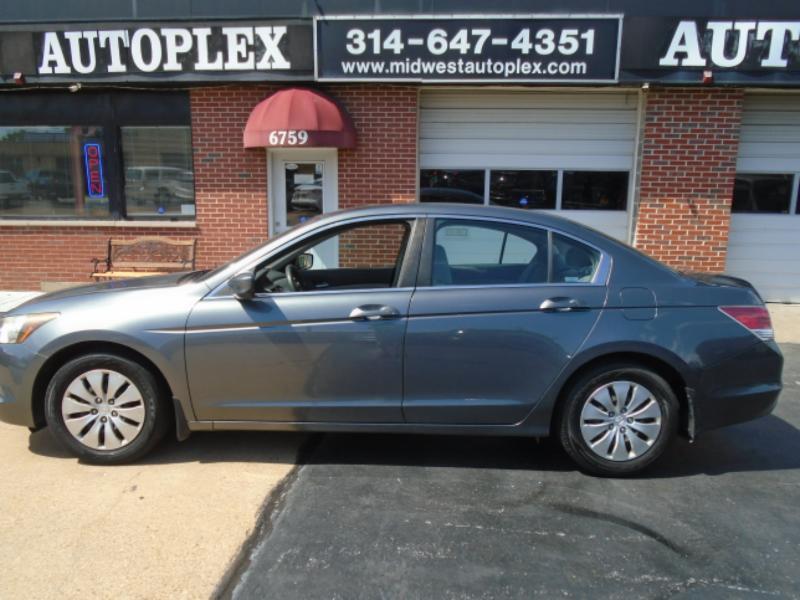 Honda Accord LX sedan AT 2009