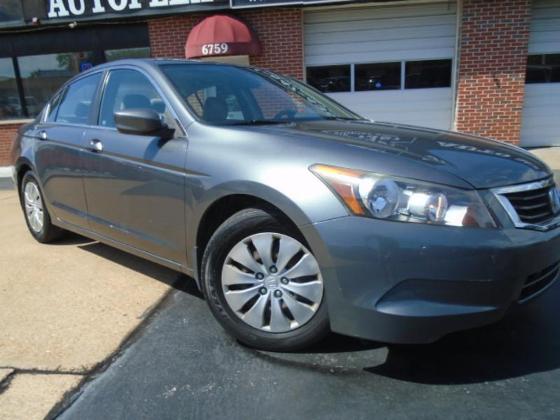 Honda Accord LX sedan AT 2009