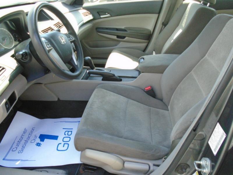 Honda Accord LX sedan AT 2009