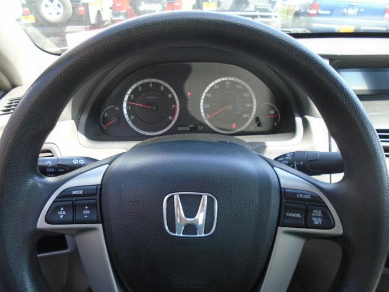 Honda Accord LX sedan AT 2009