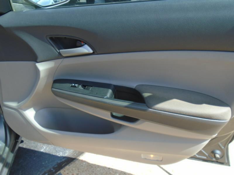 Honda Accord LX sedan AT 2009