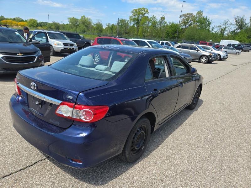 Toyota Corolla LE 4-Speed AT 2011