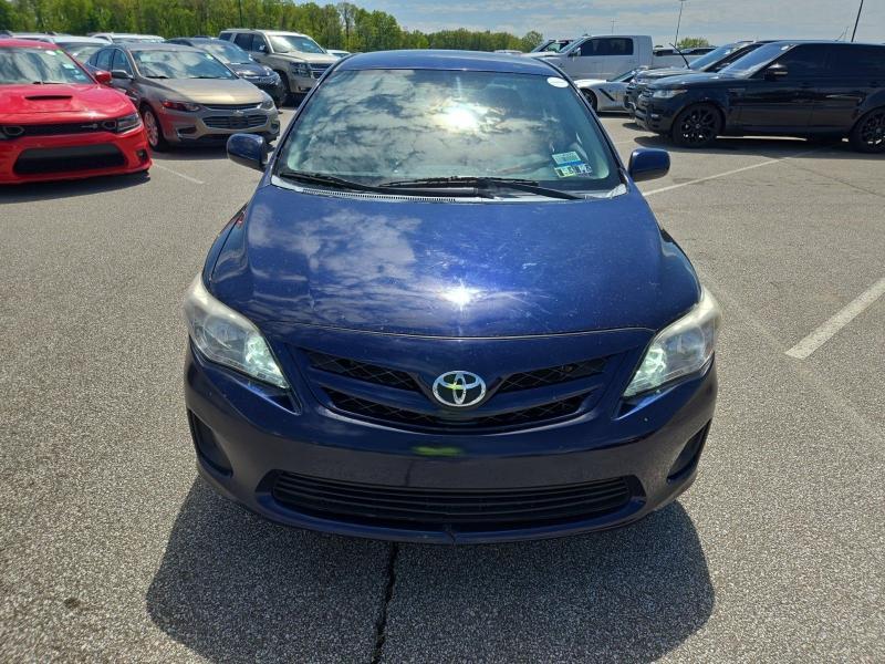 Toyota Corolla LE 4-Speed AT 2011