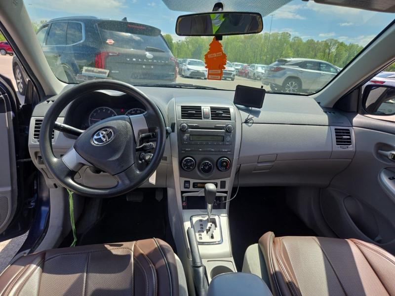 Toyota Corolla LE 4-Speed AT 2011