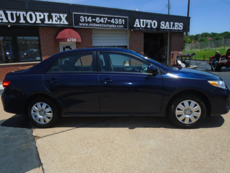 Toyota Corolla LE 4D Sedan 2011