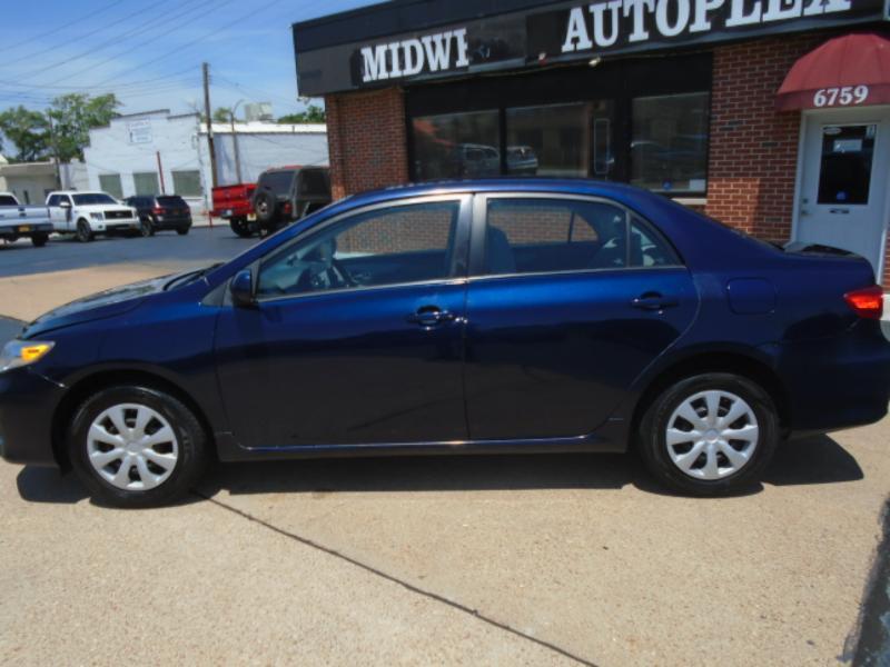 Toyota Corolla LE 4D Sedan 2011